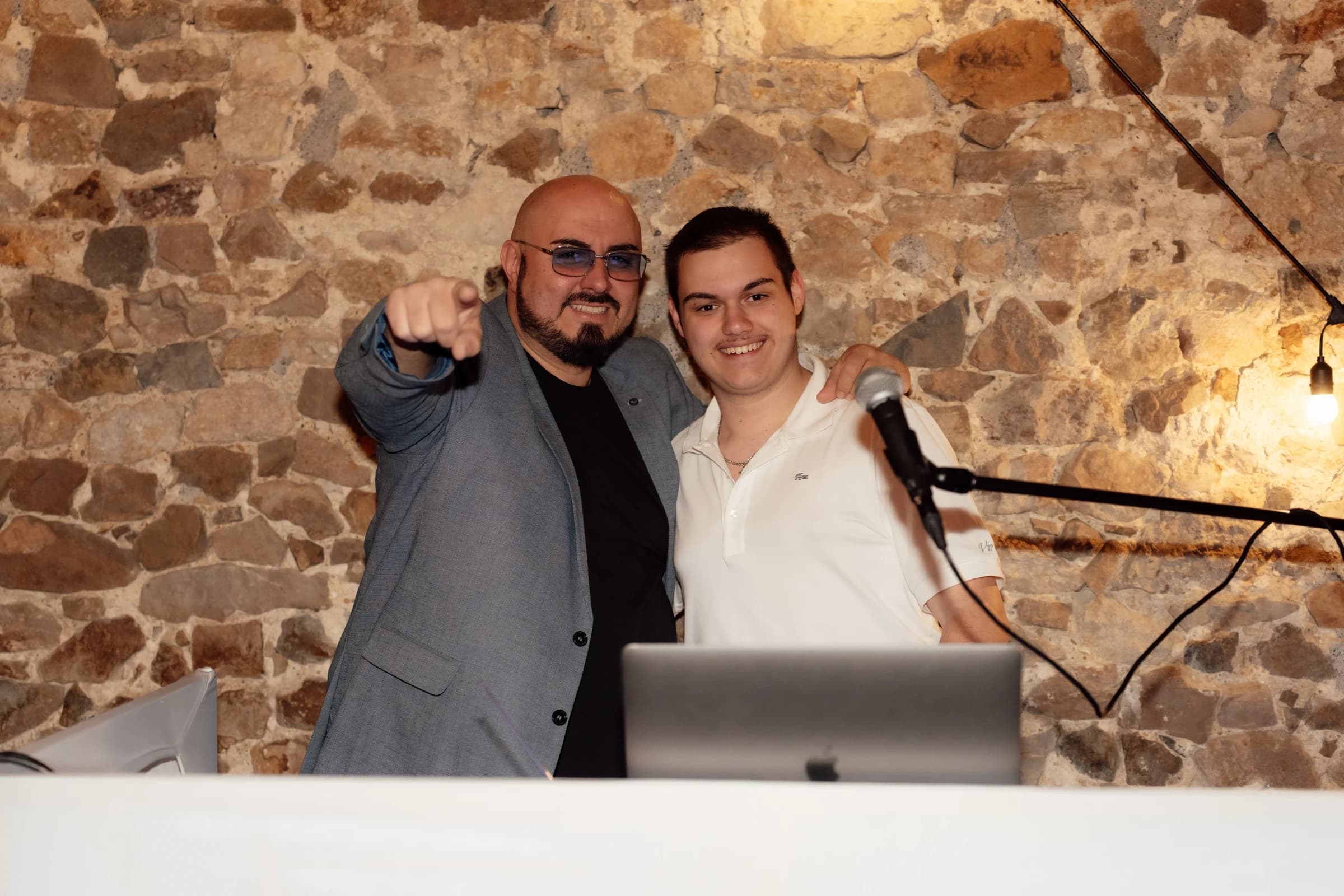 DJ & Keyboarder/Sänger
